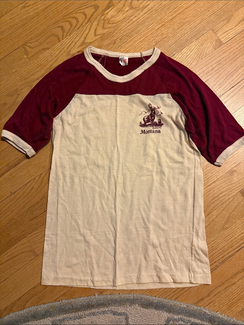 Montana Graphic Raglan Tee - Cream & Burgundy